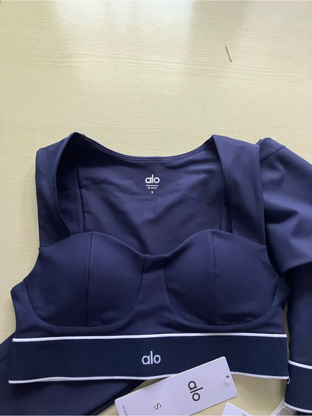 ALO Yoga Navy Blue Padded Sports Bra with White Trim - Picture 5 of 6